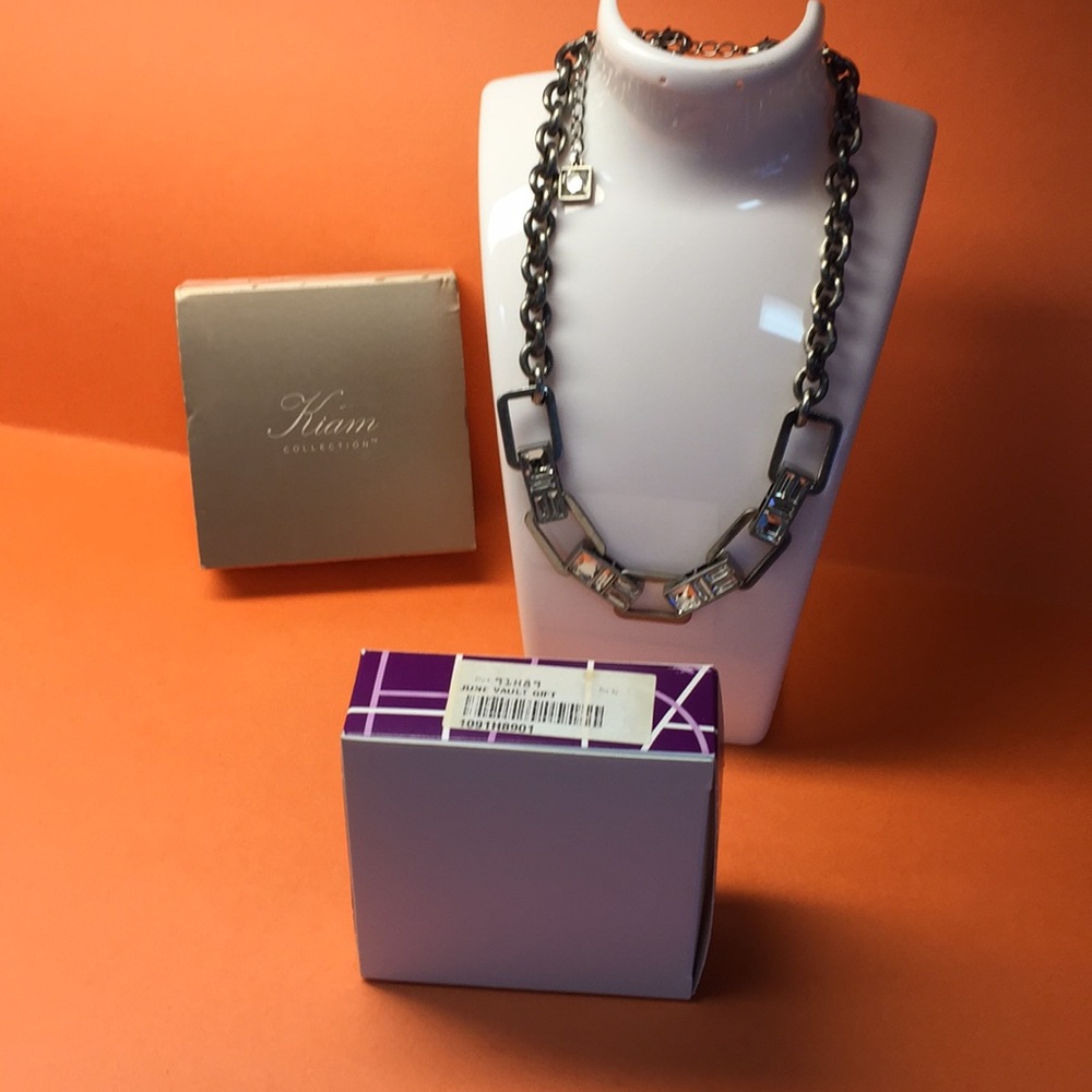 Lia Sophia Kiam Collection June vault gift